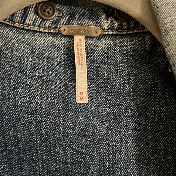 💙Beautiful Free People Denim knit Hoodie Jacket💙 - Picture 2 of 13